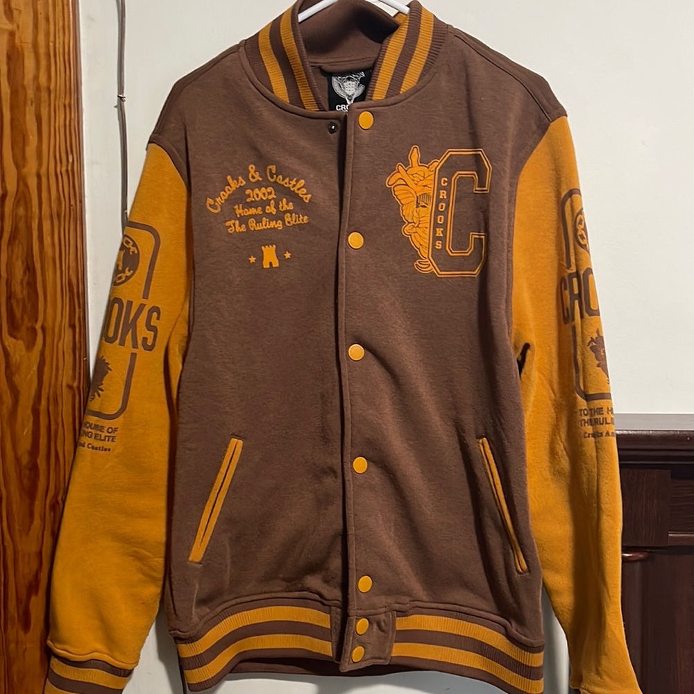 Crooks & Castle, Size Medium, Color brown and orange